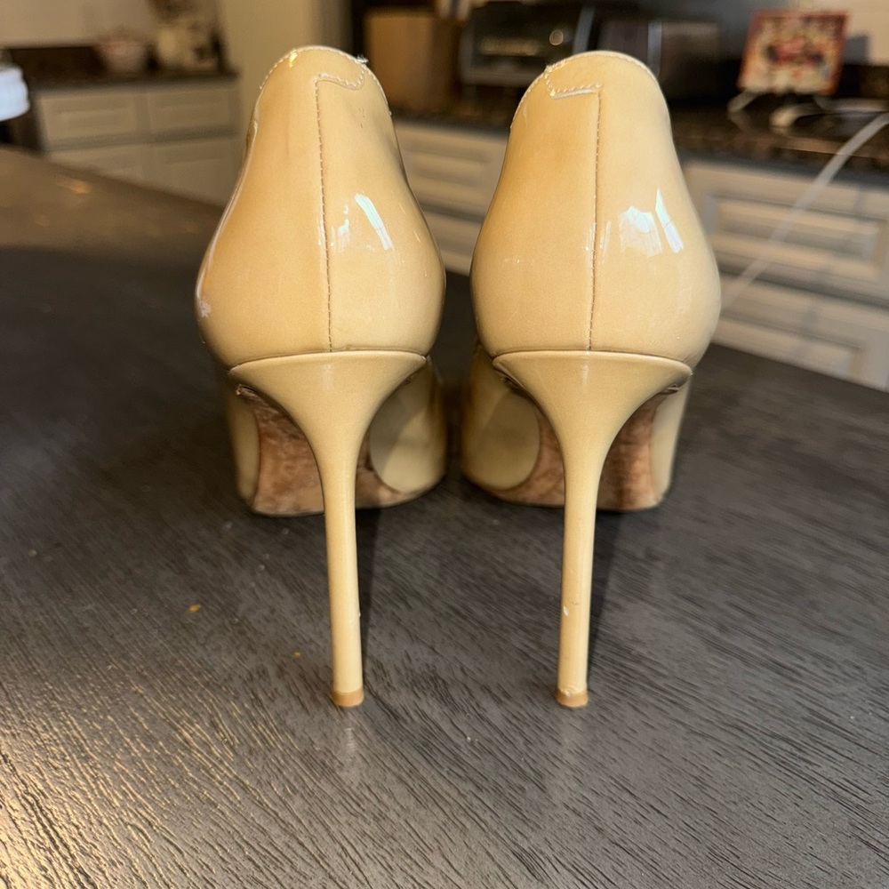 Jimmy Choo nude tan Pumps size 9 - Picture 5 of 5